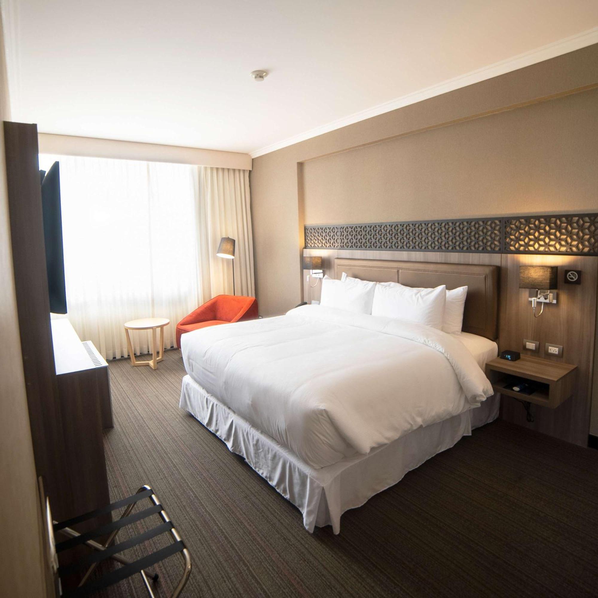 Doubletree By Hilton Trujillo Hotel Encalada Екстериор снимка