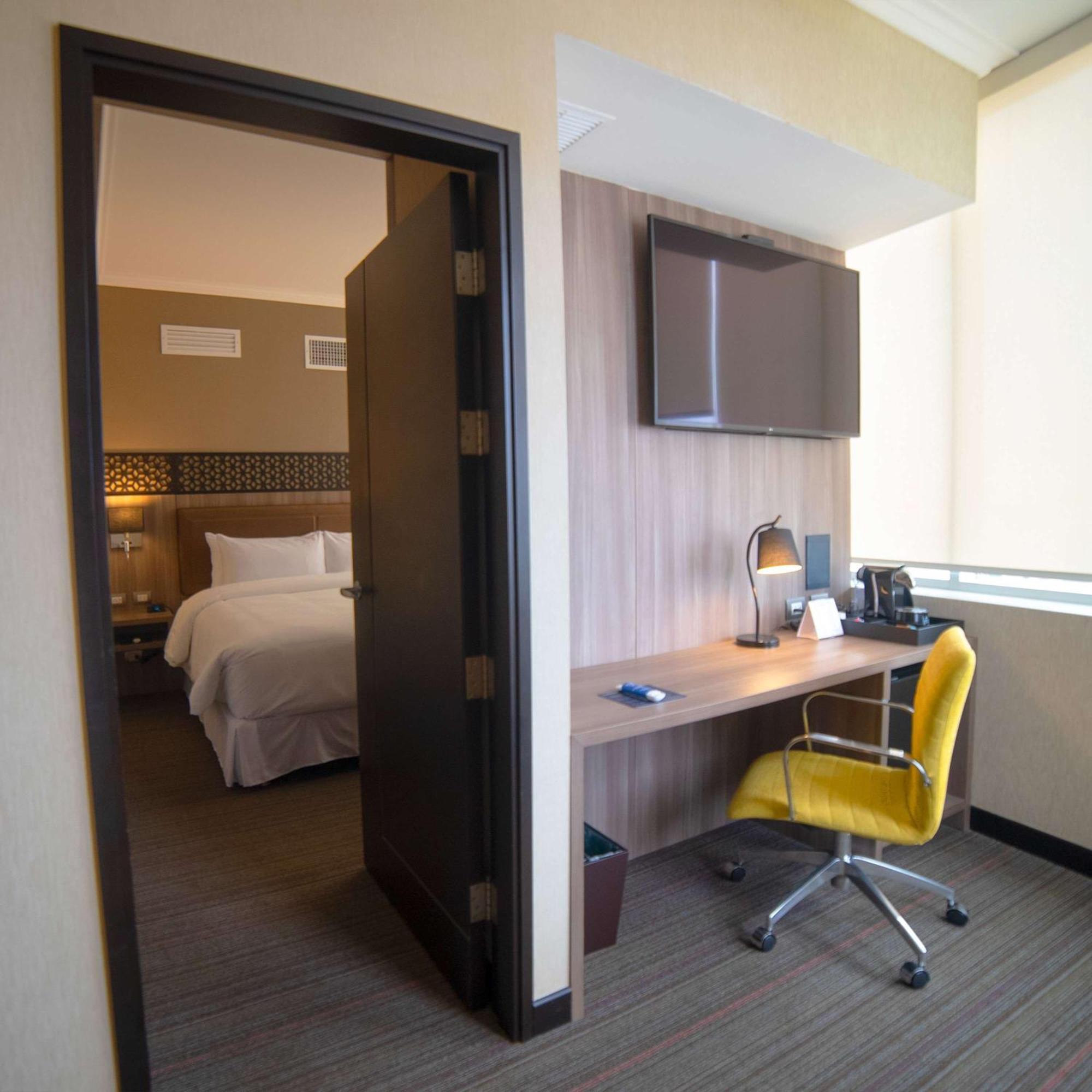 Doubletree By Hilton Trujillo Hotel Encalada Екстериор снимка