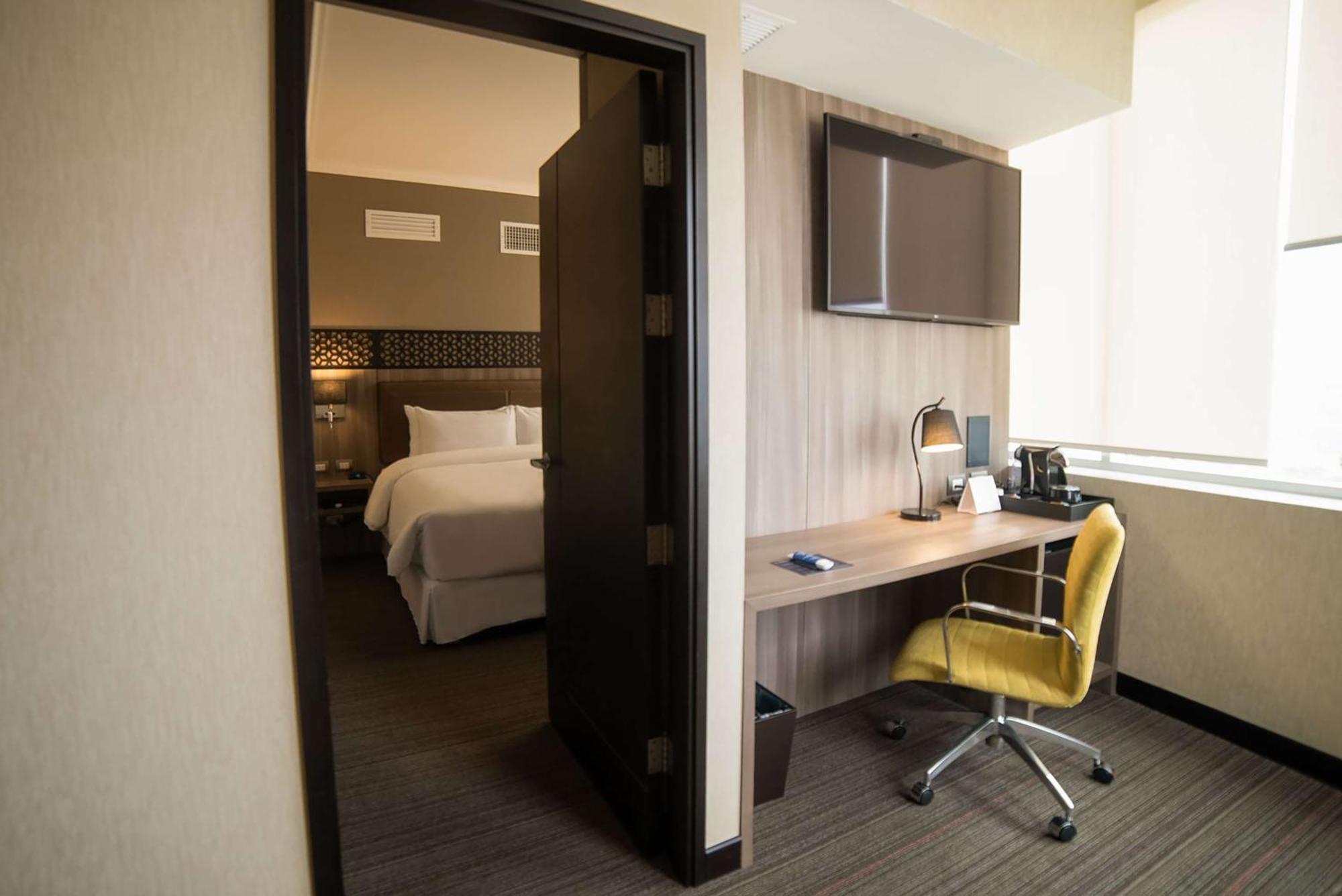 Doubletree By Hilton Trujillo Hotel Encalada Екстериор снимка