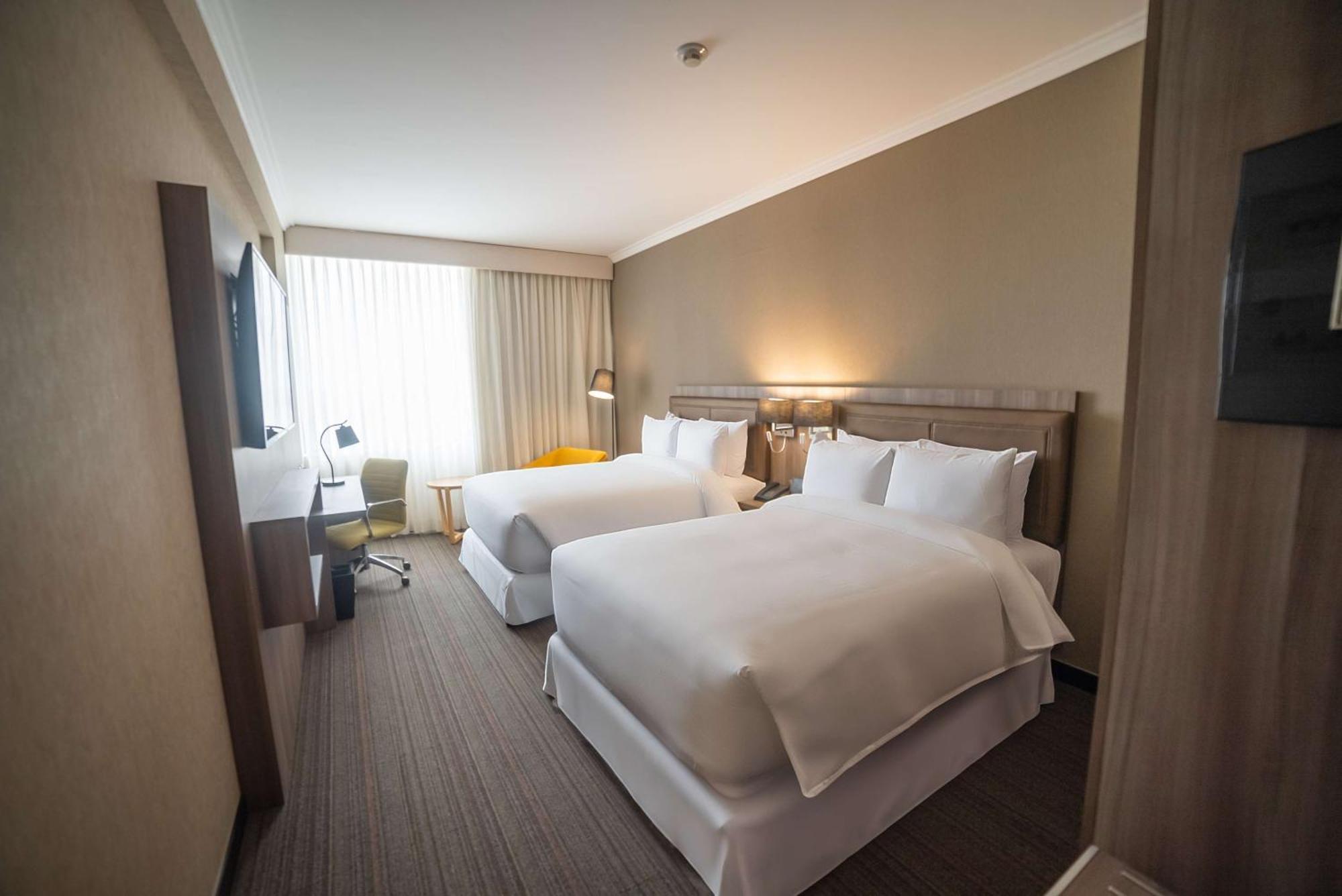 Doubletree By Hilton Trujillo Hotel Encalada Екстериор снимка